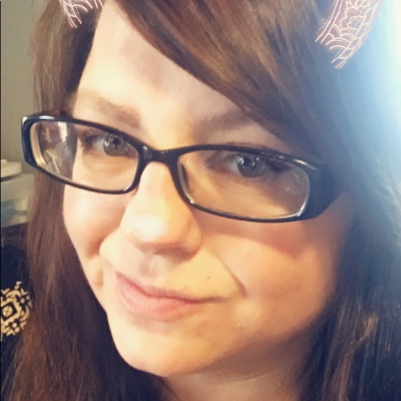 Meet your Posher, Melissa - Picture 1 of 1